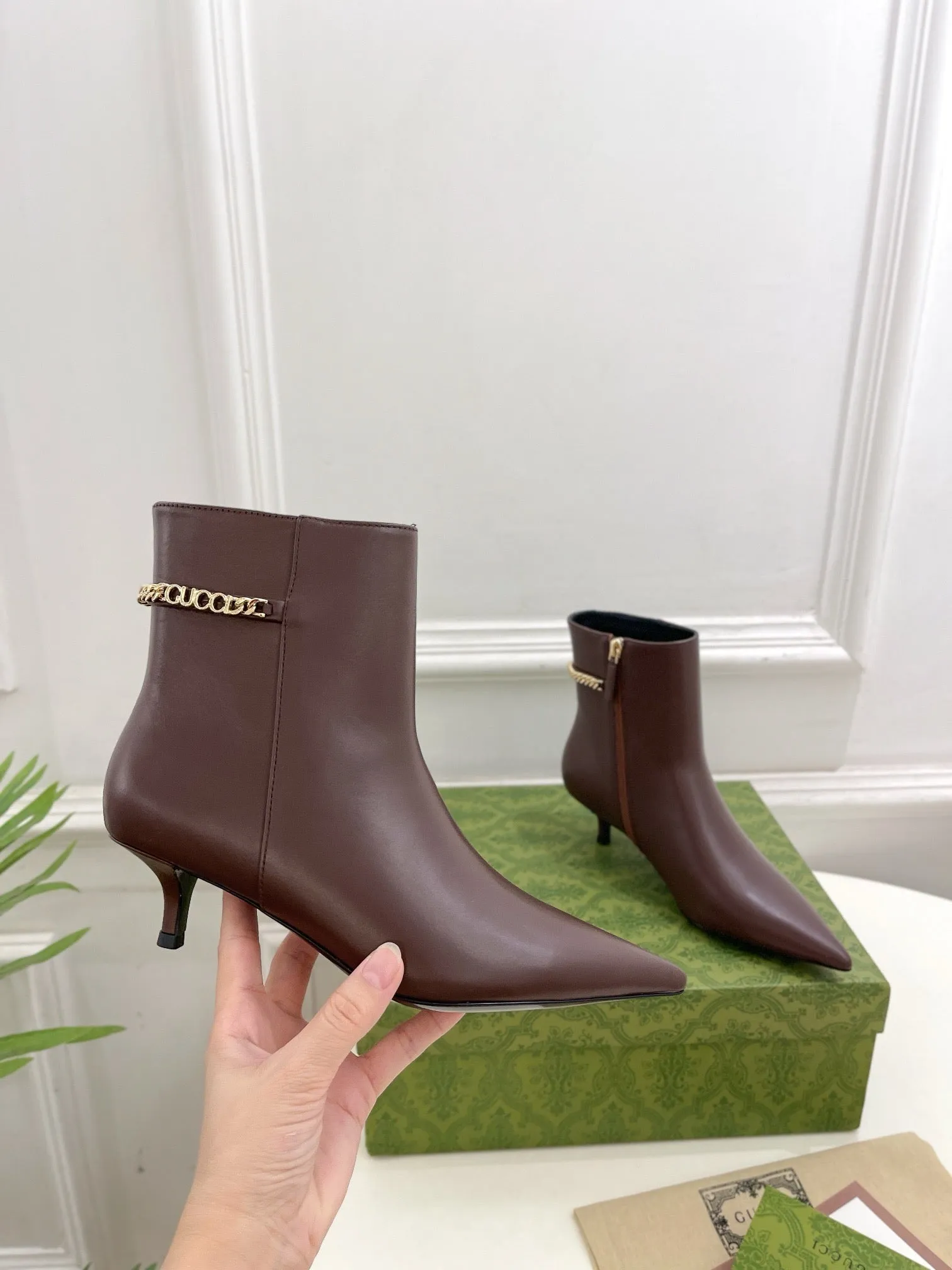 SE1493 Women's Gucci Signoria Ankle Boot / Size5-10