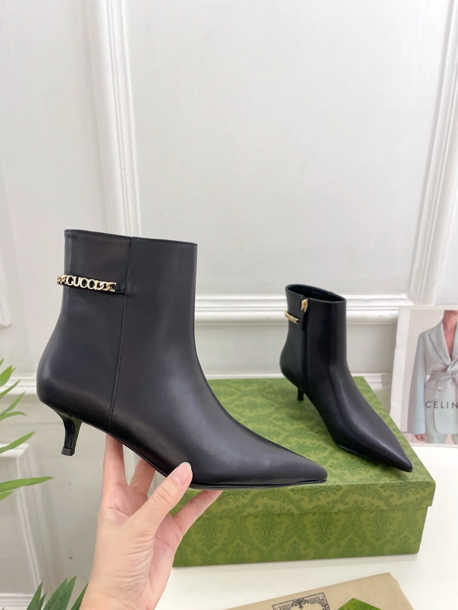 SE1493 Women's Gucci Signoria Ankle Boot / Size5-10