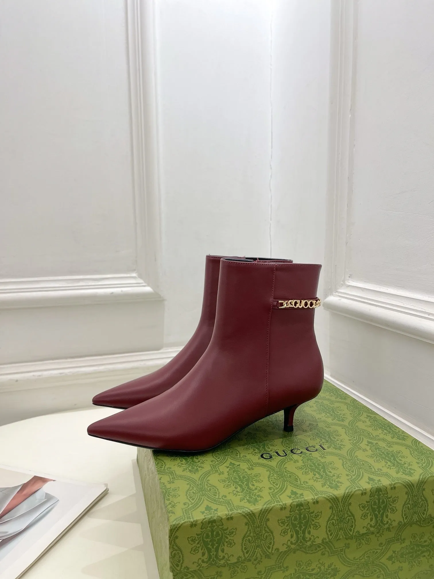 SE1493 Women's Gucci Signoria Ankle Boot / Size5-10