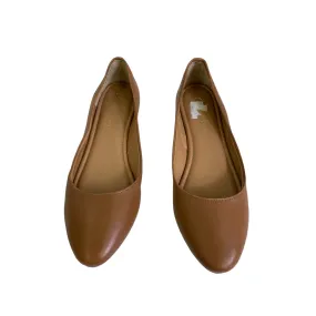 Shoes Flats By Amelia Grace In Tan, Size:9