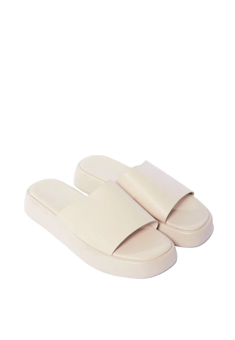 Slip on Sandals Cream